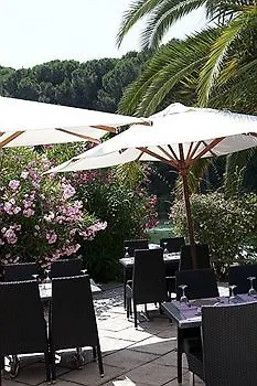 Pierre & Village Club Cannes 3*