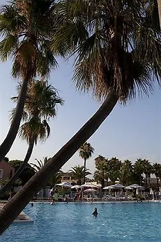 Pierre & Village Club Cannes ホテル 3*