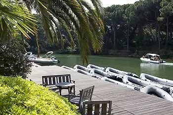 Pierre & Village Club Cannes ホテル