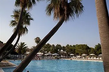 ホテル Pierre & Village Club Cannes 3*